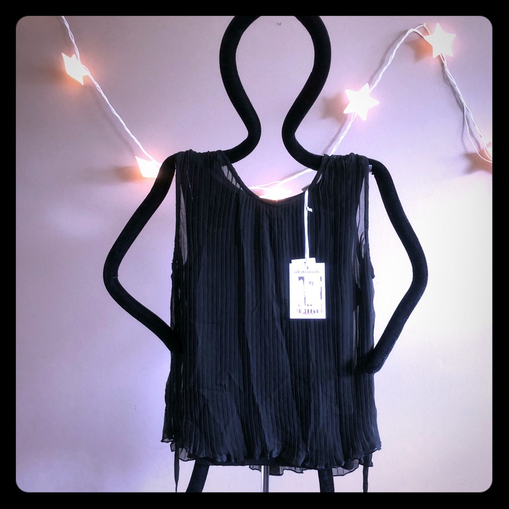 •White Wash Arial Tank, black•